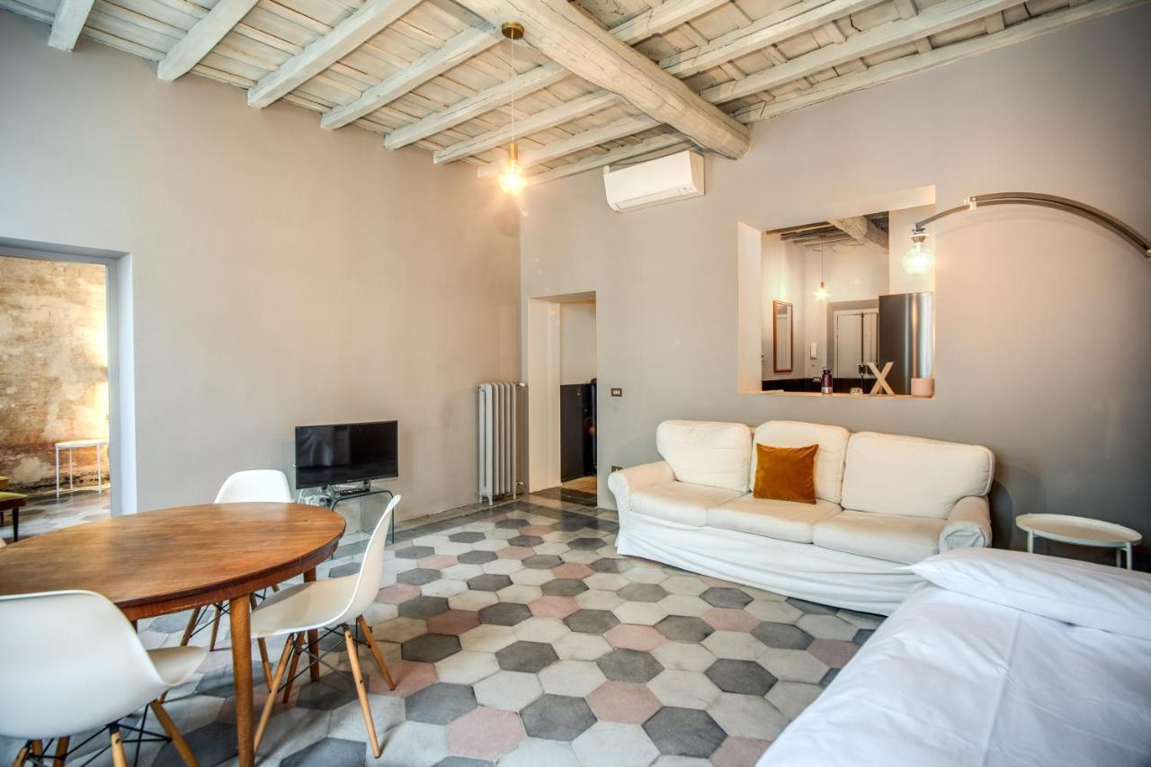 Stylish And Spacious Apartment Next To The Colosseum Rome Exterior photo